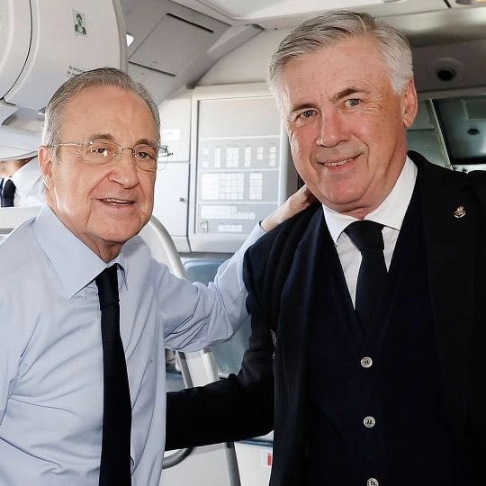 Perez chúc mừng HLV Carlo Ancelotti sau trận thắng Osasuna